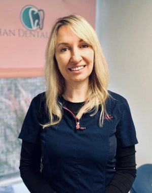 <a href="https://example.com" target="_blank" rel="noopener noreferrer">Dr Fiona Counihan</a>